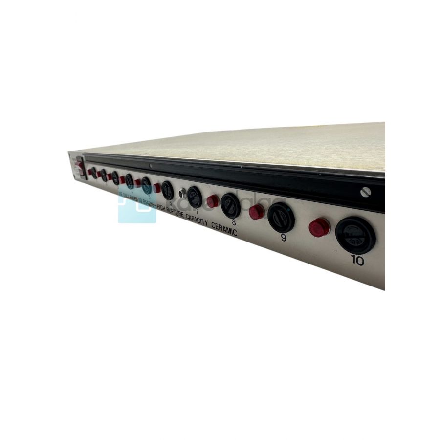 IPK P10054/F 10X İEC Çıkışlı Şebeke Dağıtım Ünitesi