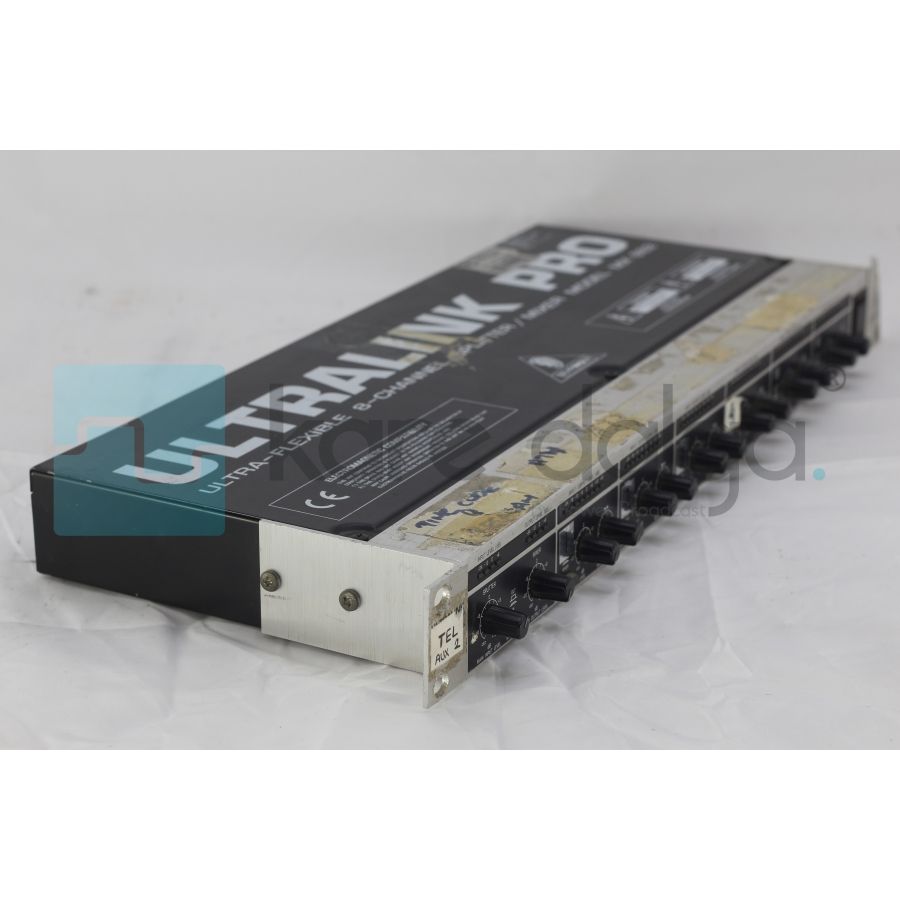 Behringer Ultralink Pro MX882 8 Kanallı Splitter & Mikser